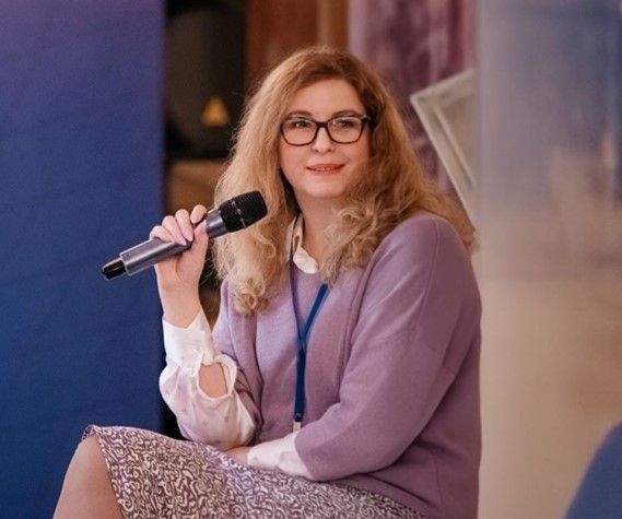 Елена Елесина
